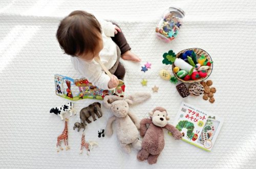 przechowywanie zabawek w pokoju dziecięcym